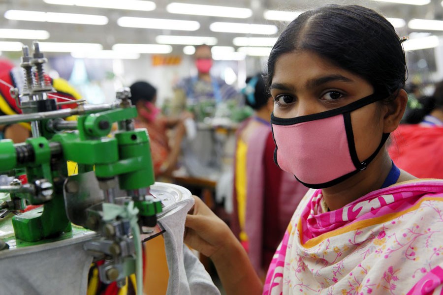 Casual workers, temporary workers and those whose work arrangements are unknown comprise over 50 per cent of garment, textile and footwear employees in Bangladesh, Cambodia and Myanmar. 	—ILO Photo