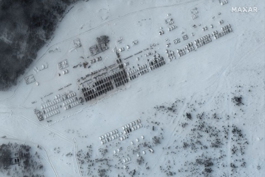 A satellite image shows tents and housing for Russian troops in Yelnya, Russia January 19, 2022. ©2022 Maxar Technologies/Handout via REUTERS
