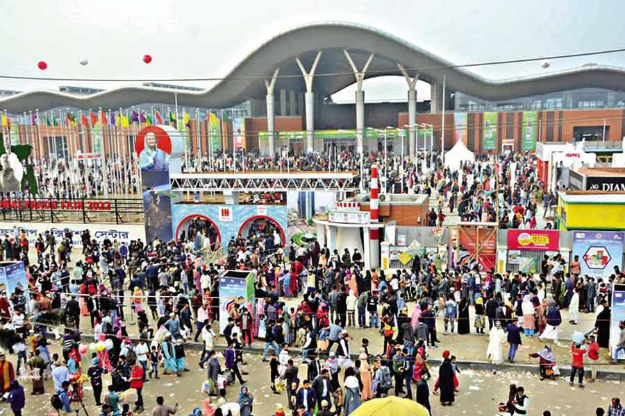 Visitors crowding the 26th Dhaka International Trade Fair (DITF) at the Bangabandhu Bangladesh-China Friendship Centre at Purbachal in the city recently — Focus Bangla file photo