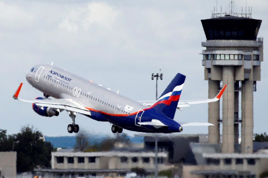 An Airbus A320-200 of Russia's flagship airline Aeroflot takes off in Colomiers at the Toulouse-Blagnac airport, France, September 26, 2017. REUTERS/Regis Duvignau
