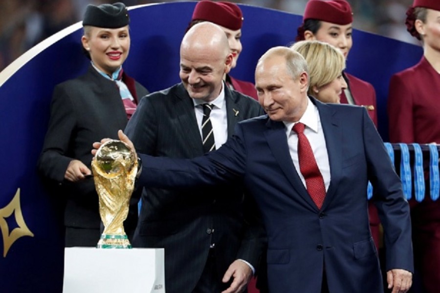 FIFA set to suspend Russia from internationals