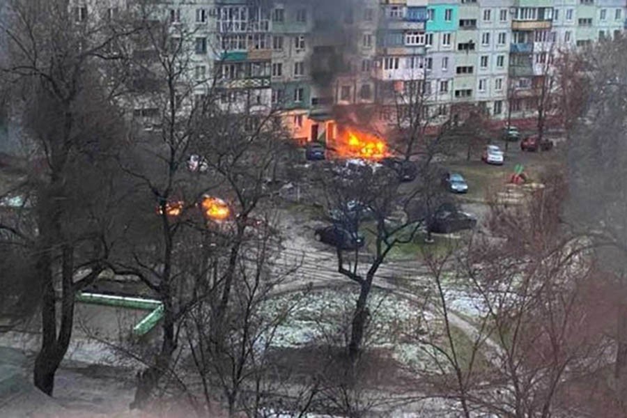 Ukraine's Mariupol evacuation fails again, stranding civilians under siege