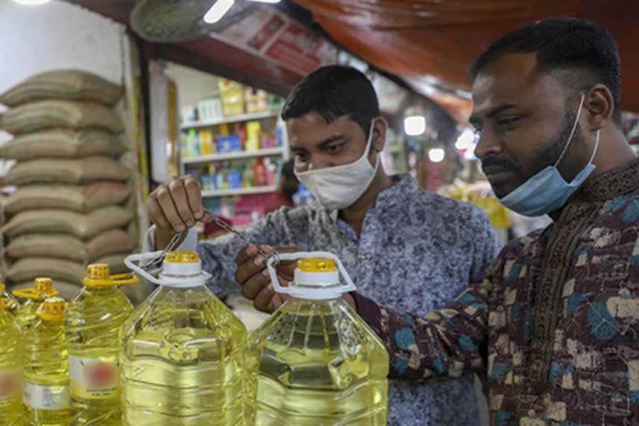 Mill-gate price of bottled soybean oil reduced to Tk 160 per litre