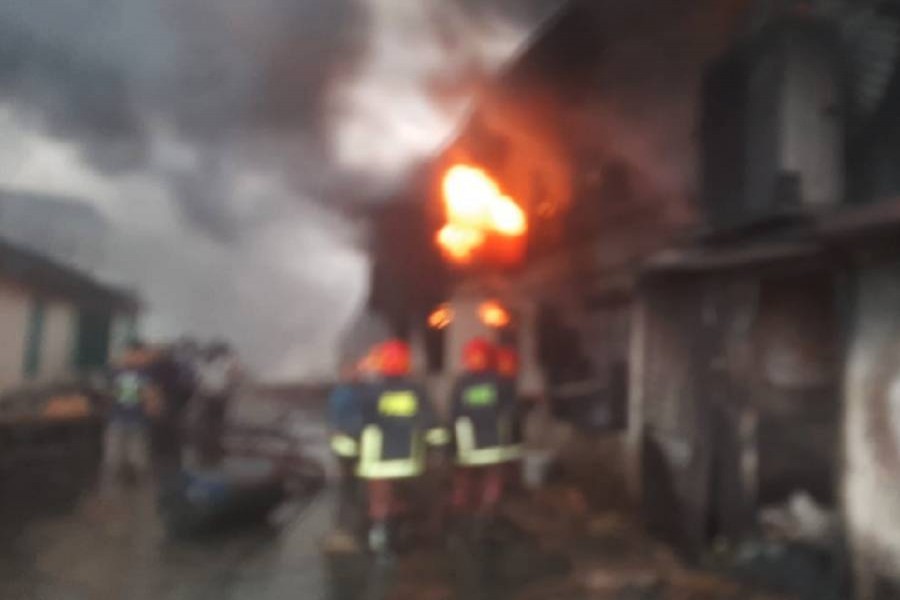 Food factory catches fire in Feni 