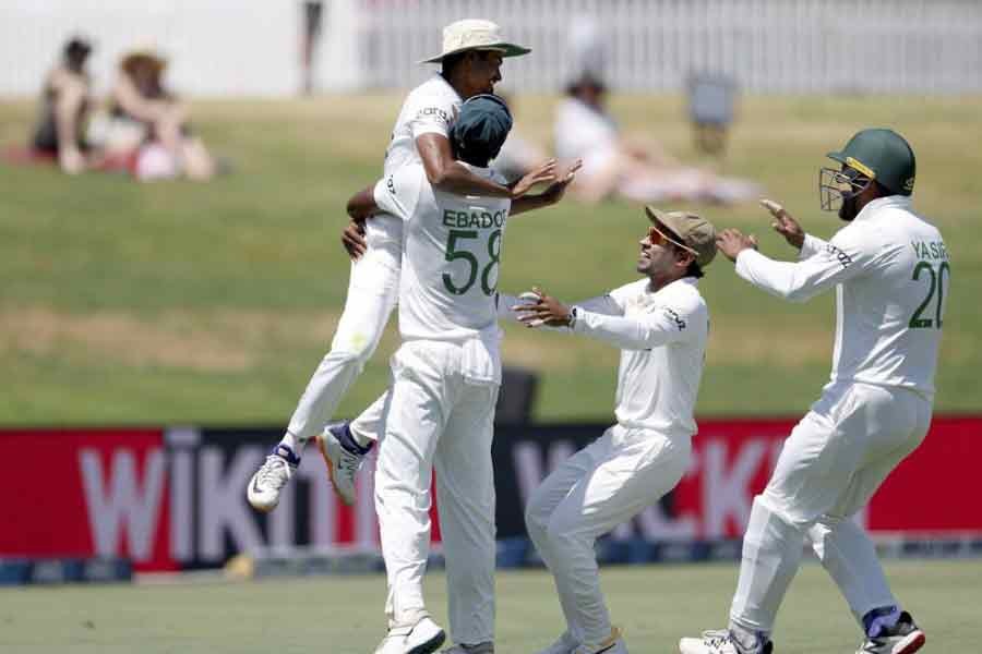 Depleted South Africa will face buoyant Bangladesh in first Test on Thursday