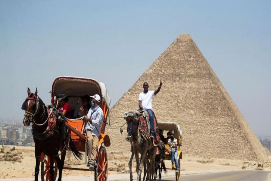 Egypt permits e-visa to attract more visitors 