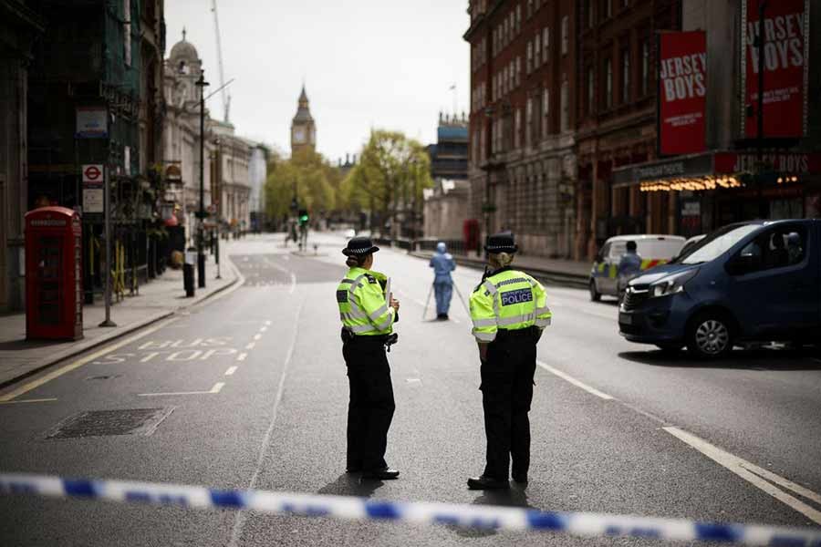 A road was closed following an incident involving the arrest of a man near Downing Street in London of Britain on Monday. –Reuters photo