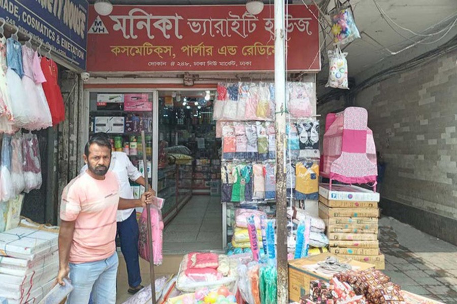 New Market reopens after two days