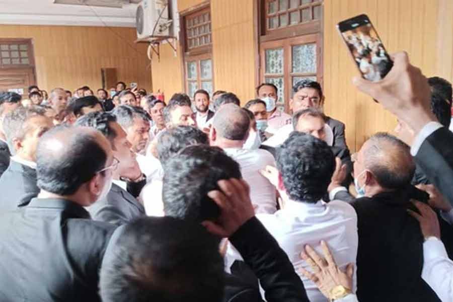 Lawyers engage in fistfight over Supreme Court Bar Association elections results