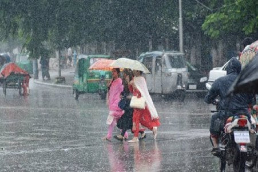 Rain  with intense lightning likely: Met Office