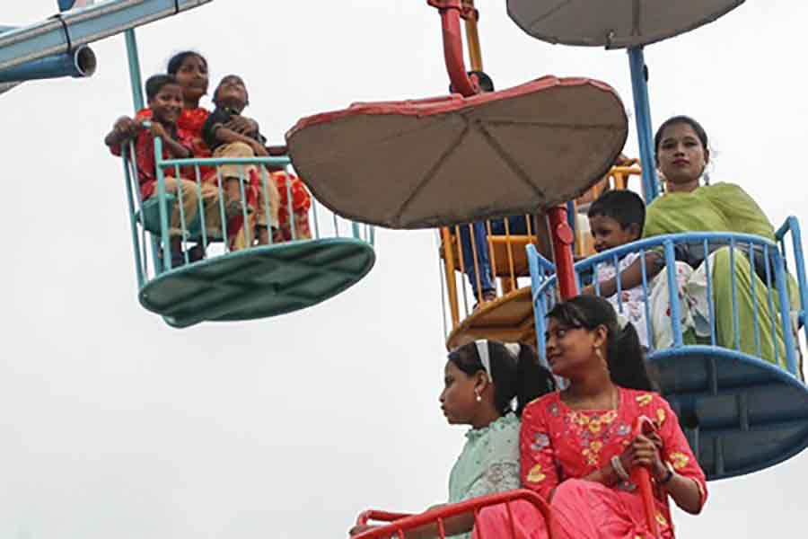 Child dies after falling off rollercoaster in Dhaka