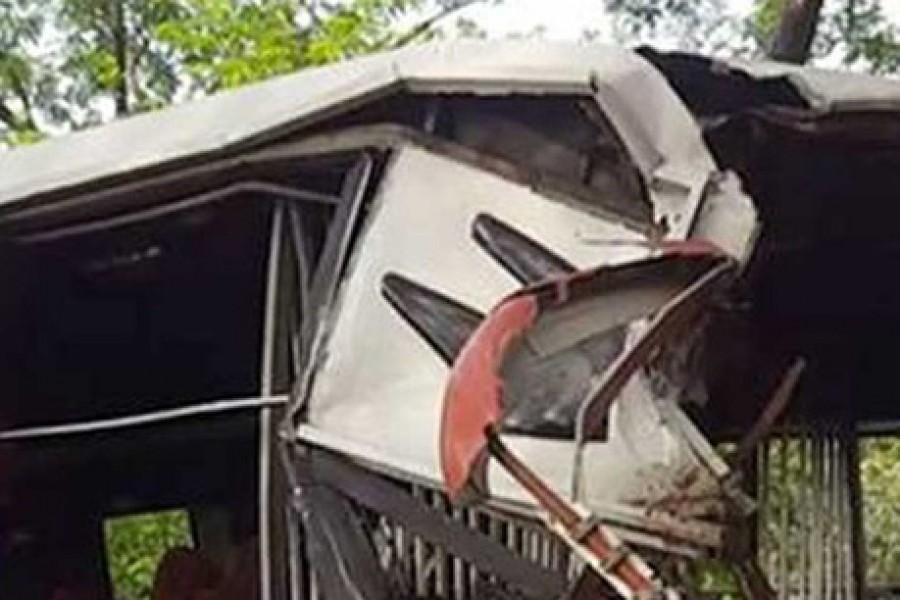 Six dead, 20 injured as two buses collide in Natore