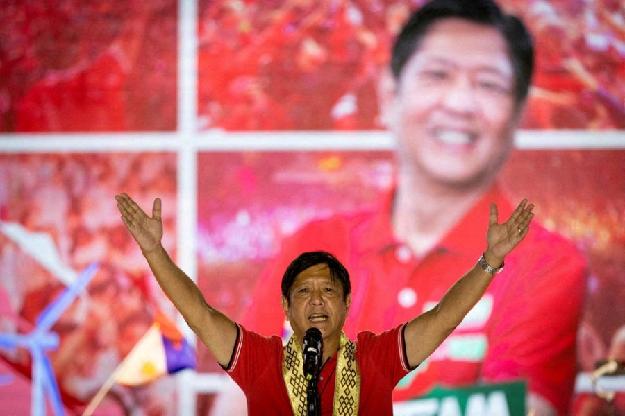 Philippine presidential candidate Ferdinand "Bongbong" Marcos Jr., son of late dictator Ferdinand Marcos, delivers a speech during a campaign rally in Lipa, Batangas province, Philippines, April 20, 2022/Eloisa Lopez