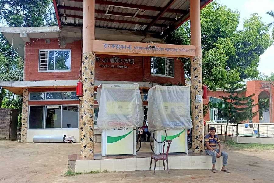 36 filling stations in Thakurgaon facing fuel crisis since Eid-ul-Fitr