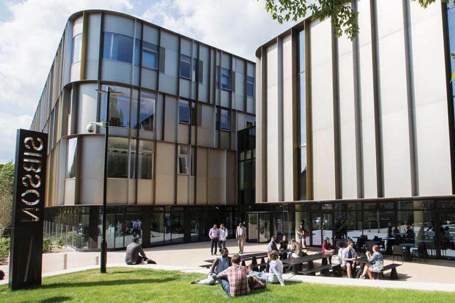 25% tuition fee waiver for business women leaders at the University of Kent