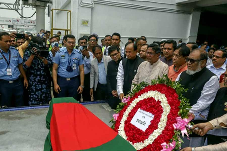 Body of Abdul Gaffar Chowdhury arrives in Dhaka