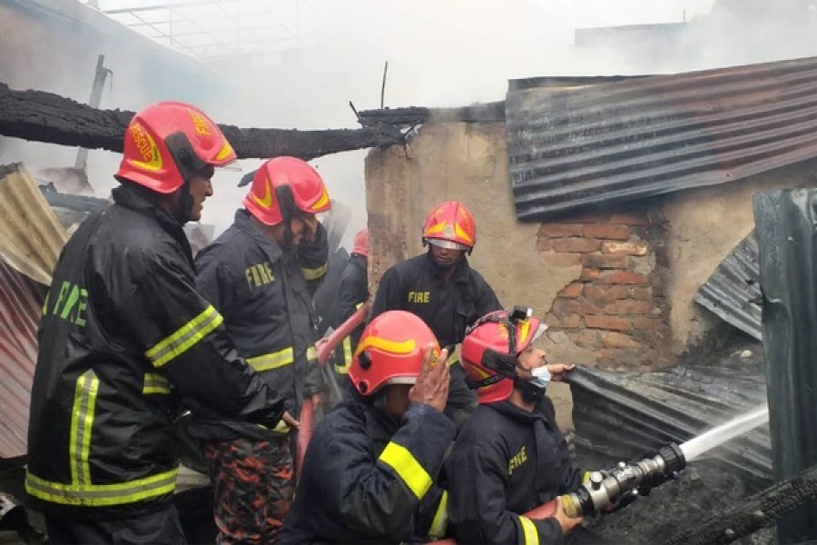 Fire breaks out at plastics factory in Old Dhaka