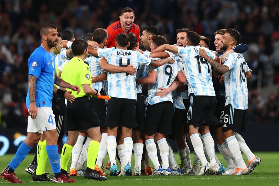 Argentina players celebrate after winning the Finalissima against Italy at Wembley Stadium in London, Britain on June 1, 2022 — Reuters photo