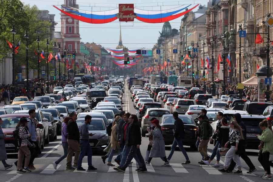 Pedestrians walking across Nevsky Avenue in central Saint Petersburg of Russia on May 28 this year –Reuters file photo