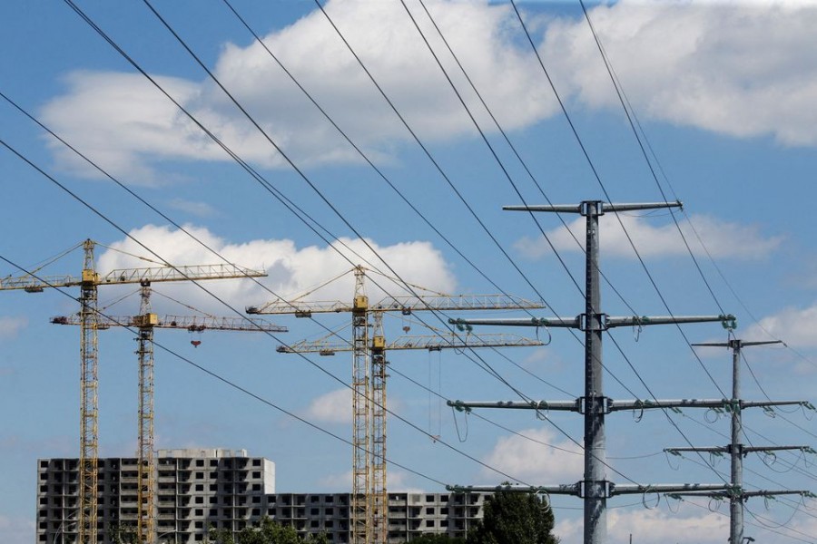 Ukraine eyes billions in euros from Europe electricity exports