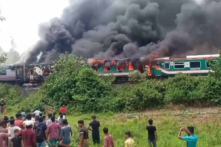 Dhaka-Sylhet rail communication restored after three hours