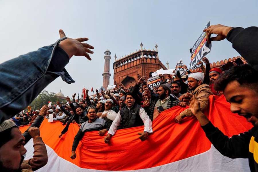 Indian Islamic leaders urge Muslims to suspend protests over anti-Islam comments