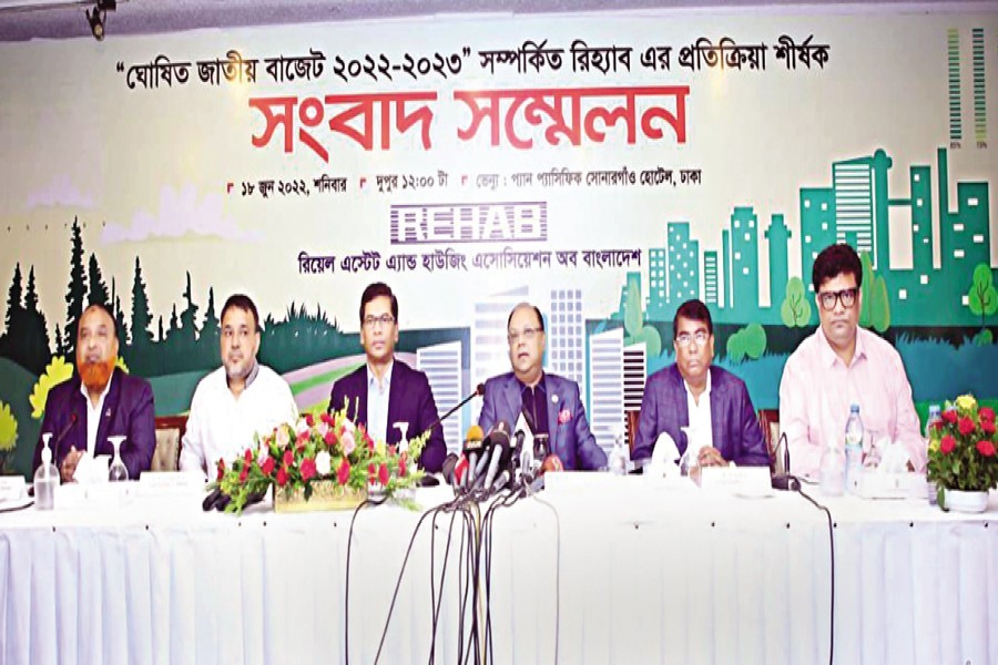 Real Estate and Housing Association of Bangladesh President Alamgir Shamsul Alamin speaks at a post-budget press meet at a hotel in the capital on Saturday — Focus Bangla