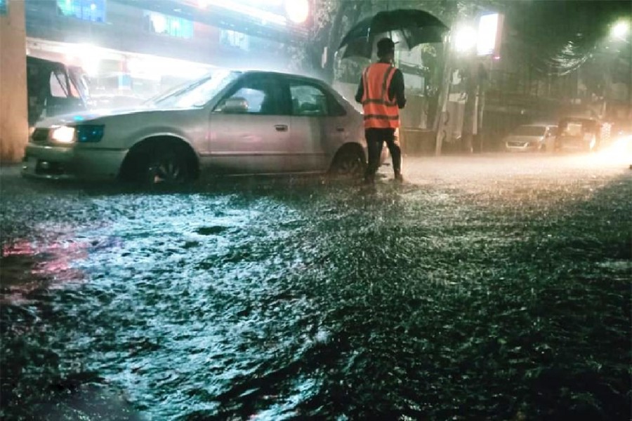 Parts of Sylhet city go under knee-deep water after 1.0 hr rain