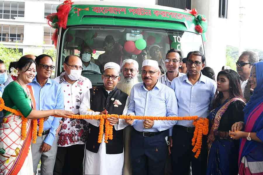 State Minister for Civil Aviation and Tourism M Mahbub Ali inaugurating a special tour package, titled ‘Dream Padma Bridge Tour’, at a function at the Bangladesh Parjatan Corporation (BPC) on Friday afternoon –PID Photo