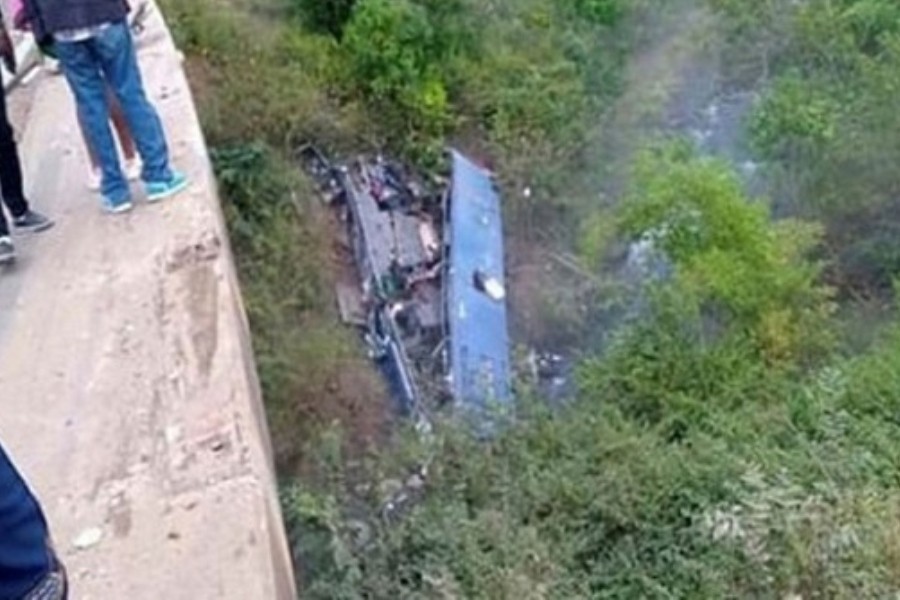 Bus plunges into river valley in Kenya, kills 24