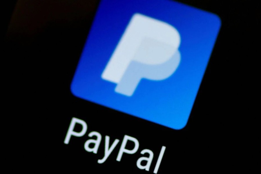 The PayPal app logo seen on a mobile phone in this illustration photo October 16, 2017. REUTERS/Thomas White/Illustration//File Photo/File Photo