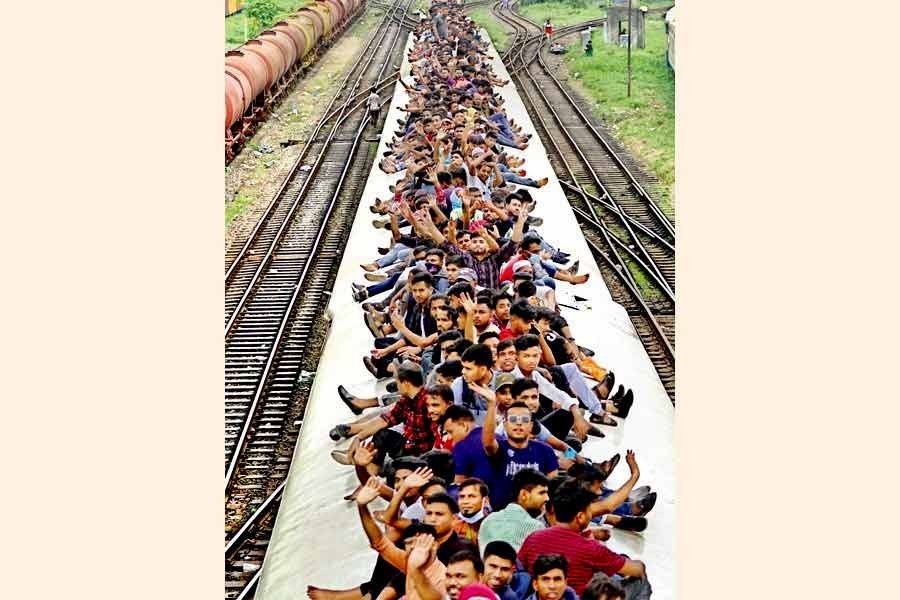 Bangladesh Railway forms cells to stop travelling on train roofs