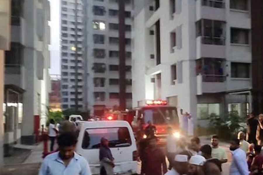 Fire breaks out at Azimpur colony high-rise