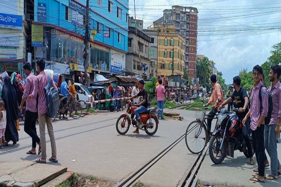 Nine killed in seven months at unmanned level crossings in Feni
