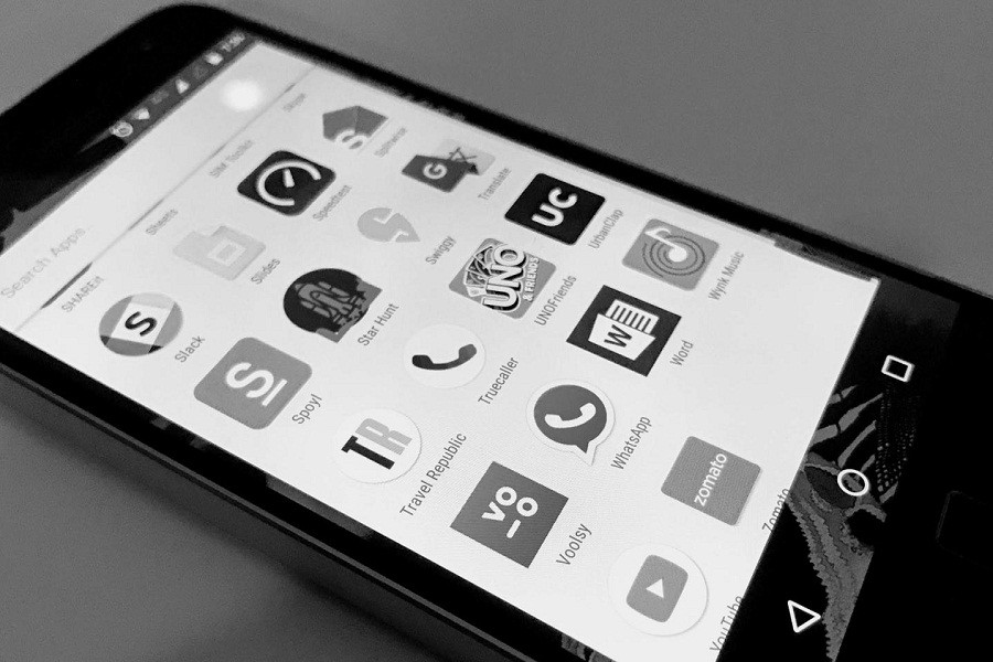 Your smartphone screen can be black and white
