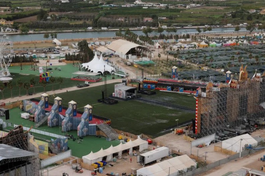 One killed, dozens injured as high winds cause stage collapse at Spain festival