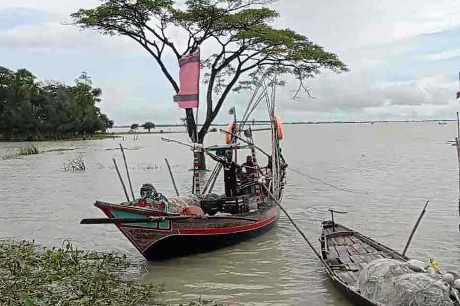 Trawler capsize: 59 fishermen rescued in Bhola