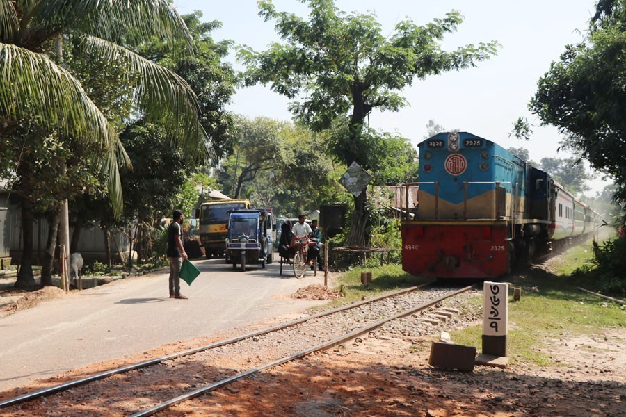 Unmanned level crossings mostly cause train accidents