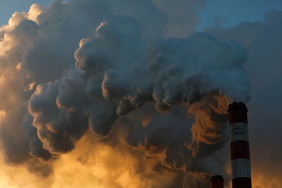 Smoke and steam billows from Belchatow Power Station, Europe's largest coal-fired power plant operated by PGE Group, near Belchatow, Poland November 28, 2018. REUTERS/Kacper Pempel