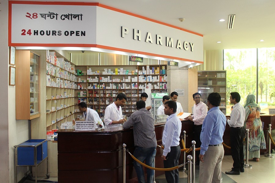 Drug stores to remain open at all hours: Health Minister