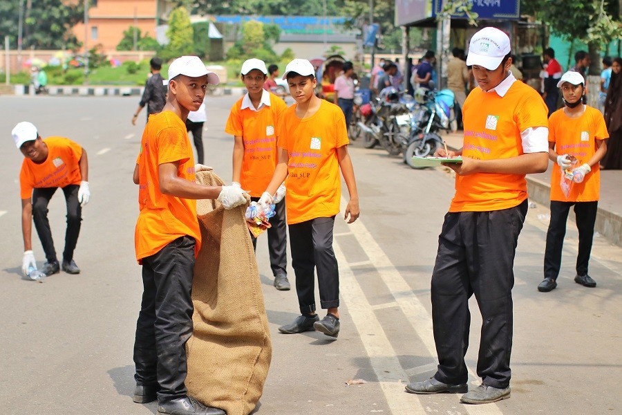 Brand audit finds Dhaka streets littered with single-use plastic waste