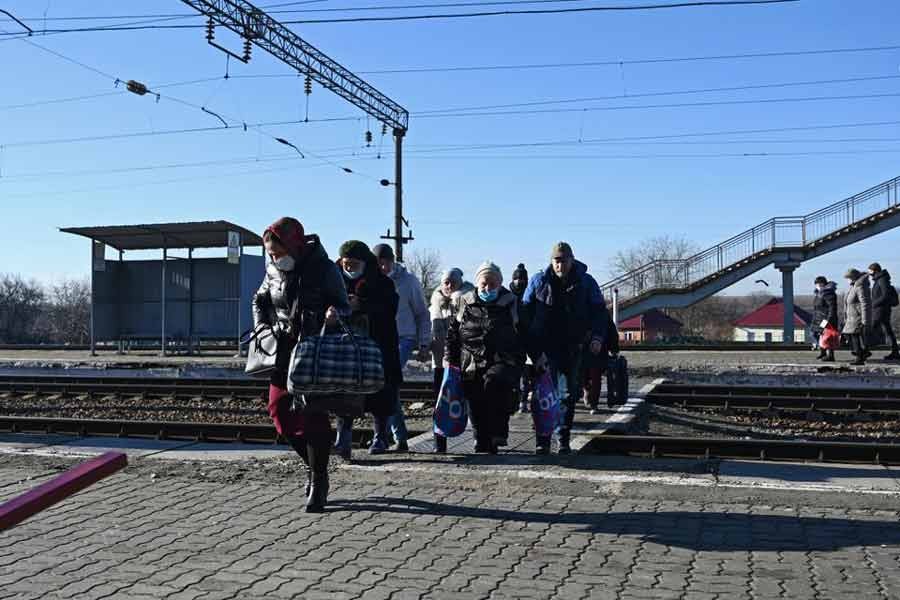 People evacuated from the self-proclaimed Donetsk People's Republic (DNR) arriving at the Uspenkaya railway station in the Rostov region of Russia on February 19 this year –Reuters file photo