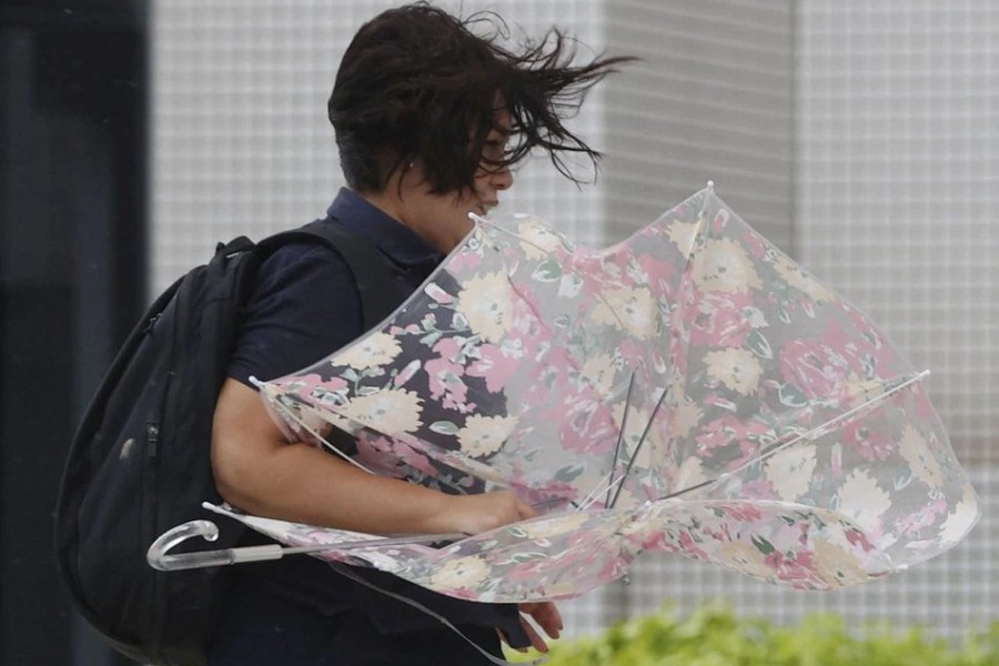 South Korea braces for 'very strong' typhoon, businesses curb operations