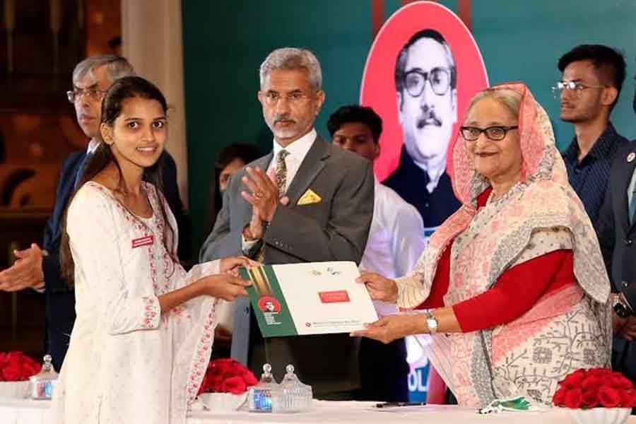 Hasina says Indian, Bangladeshi youth should work in close collaboration