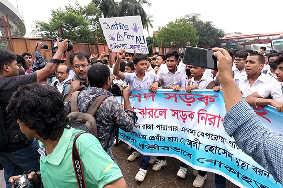 Students take to Dhaka streets to protest schoolboy's death