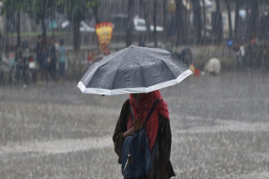 Drizzle fails to clean Dhaka's air