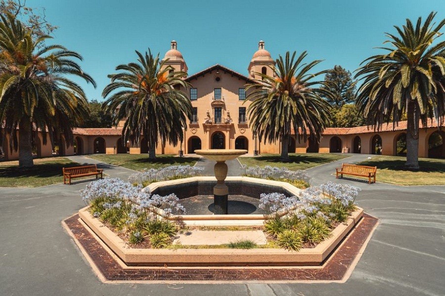Apply for the 2023 Cohort of Knight-Hennessy Scholarship at Stanford University