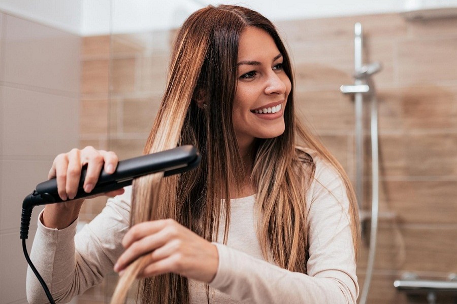 Right way of using hair styling tools to avoid heat damage