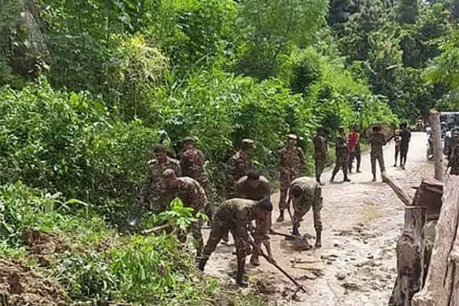 Landslide closes road to Sajek, scores of tourists stranded