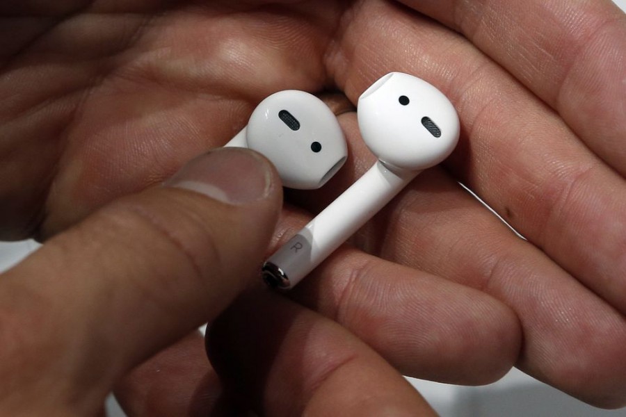 Apple AirPods are displayed during a media event in San Francisco, California, US September 7, 2016. REUTERS/Beck Diefenbach